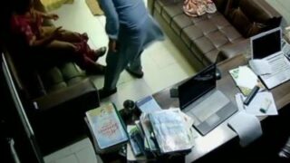 Tuan Toko Muslim Menggila-gilai Pelayan Di Video Panas Pakistan