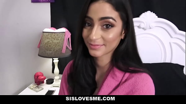 Kakak Tiriku Yang Nakal, Jasmine Vega, Dibayar Untuk Melayani Batangku