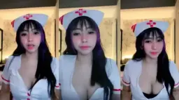 Rianti Suster Seksi Menggoda, Belahan Dada Mengintip Di Acara Baru