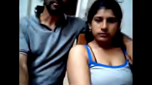 Desi Pasangan Suka Pamer Badan Di Depan Webcam, Bikin Panas