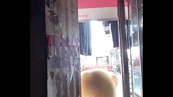 Goyangan Panas Di Terik Matahari, Baju Terlupakan Demi Nafsu Yang Meluap