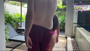 Gadis Thailand Menggoyang Klien Bule Kontol Besar, Dihisap, Ditiduri, Sampai Muncrat Deras!
