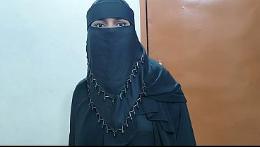 Video Rumah: Istri Cantik Berhijab Si Master India Lagi Digebukin Habis-habisan Sama Aku.