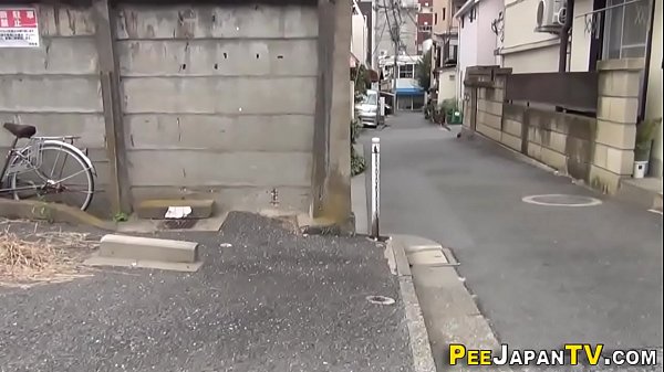 Orang Asia Ini Nggak Tahan Lagi, Akhirnya Ngeluarin Semua Di Depan Mata.