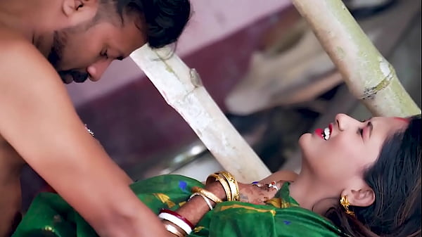 Desi Bhabhi Garmi Bhara Sex Devar Ke Saath Khet Mein, Gandi Hindi Audio