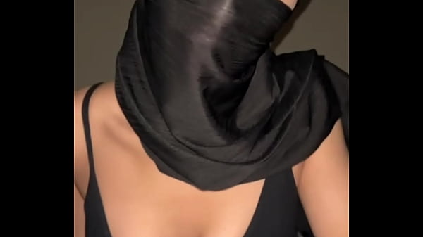 Tontotan Paling Gede, Ngentot Banget Dada Arab, Muslim, Hijab Montok.