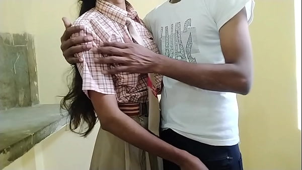 Cewek Sekolah Desa 18 Digenjot Abis Sama Pacarnya Murid India