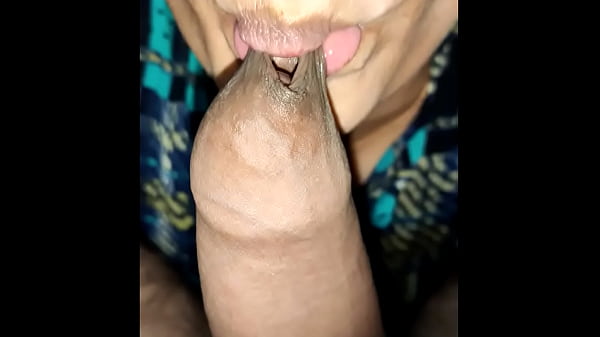 Tetesan Kenikmatan Dari Bibir Gadis India