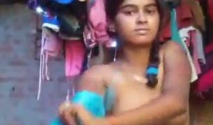 Gadis Desa Buka Salwar Kamez, Goyangin Pantat Bikin Mabuk