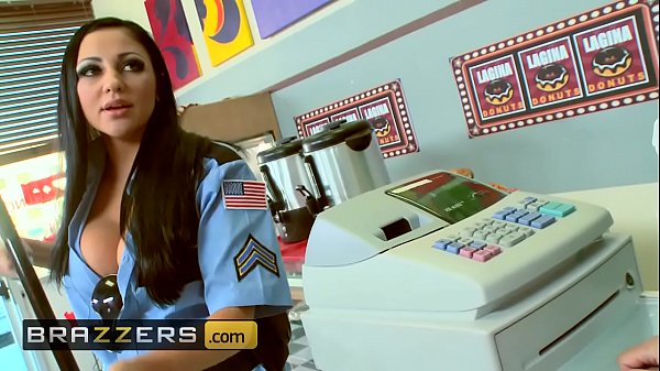 Seragam Ketat, Tits Gede Siap Dimainin – (audrey Bitoni, Honey White, Johnny Sins) – Boston Cream – Brazzers