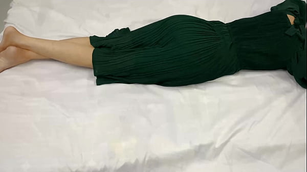 18 Tahun, Step Adikku Sendirian Di Kamar, Malam Itu Aku Masuk Dan Ngebor Memeknya Sampai Meraung.