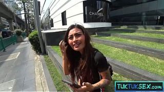 Bokep Thailand, Ibu Mertua Montok Mungil, Ngewe Hot Sama Bule Gede