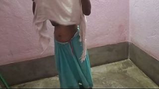Desi Cewek Super Seksi Baru Jilat Batang Gede.