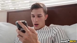 Bangbros – Tiffani Madison, Si Mami Seksi, Bantu Anak Tirinya Parker Ambrose Fokus Belajar Sambil Ngentot Mulutnya.