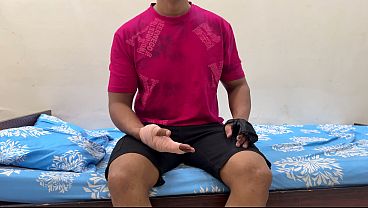 Ibu Tiri Bantu Anak Tiri Yang Luka Mandi, Lalu Goda Dia. Akhirnya Berujung Ngentot Habis-habisan, Dari Ngewe Sampai Crot.