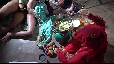 Ibu Tiri Di Dapur, Siap Masak Pakai Bumbu Pedas Dan Pelan-pelan Bikin Lidah Bergoyang.
