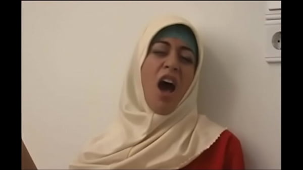 Goyangin Hijabnya, Siap-siap Ngerasain Nikmatnya Dosa Malam Ini