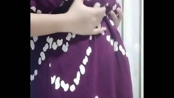 Bu Guru Berhijab Pamer Memek Basah