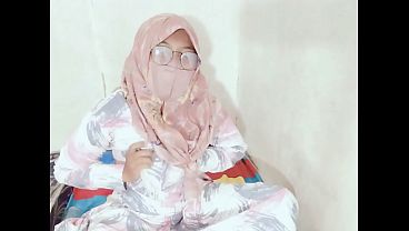 Tante Seksi Indonesia Viral Colmek Pake Botol, Bikin Makin Basah
