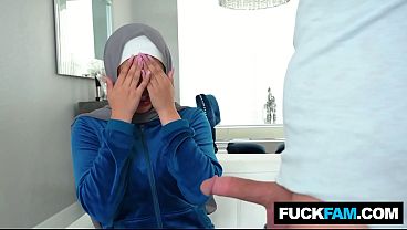 Tetangga Hijabku Kena Kejutan Kontol Besar Dari Sophia Leone Sama Nicky Rebel
