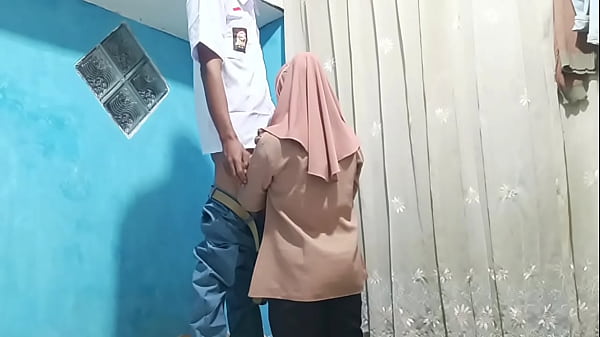 Murid Ngewe Bu Guru Pas Jam Pulang Sekolah, Crot Di Dalem Kelas.