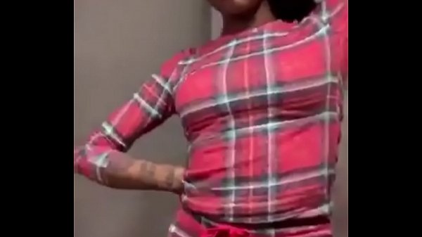 Asian Doll Goyangin Pantat Montoknya Di Instagram Live Sambil Nyanyi Baru, Bibirnya Gerak-gerak Bikin Greget