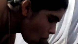 Bhabhi India Lagi Nikmatin Blowjob Plus Doggy Style Bikin Makin Panas.