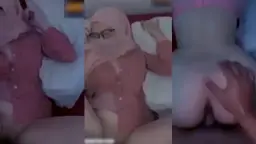Jilbab Pink, Kacamata Manis, Tapi Gerak-geriknya Bikin Hot Twitter.