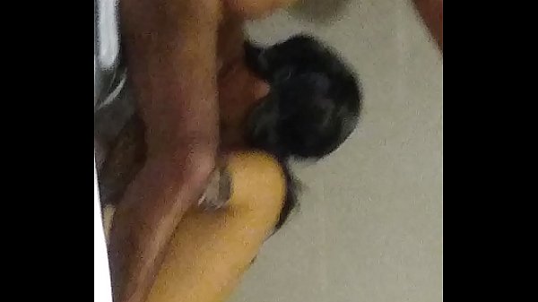 Neha Ngewein Kakak Tiri Sambil Mandi Pake Suara Panas