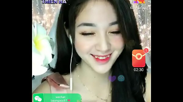 Cewek Asia Goyang Panas Di Uplive