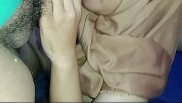 Temen Lu Lagi Kagak Di Rumah, Istrinya Minta Dimasukin Kontol, Jilmek Lagi Viral