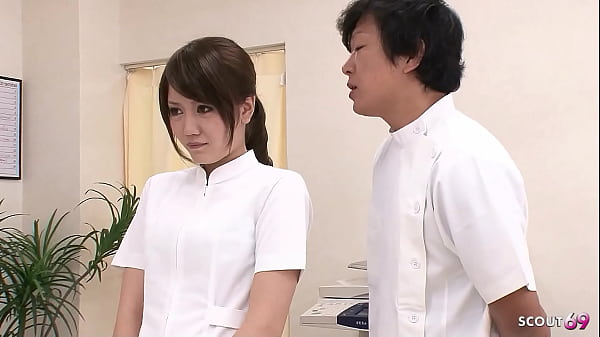 Ngentot Bareng Dua Dokter Di Rumah Sakit Jepang, Perawat Abg Montok Dicocol Bareng-bareng Sampe Crot Dobel