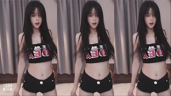 Cô Gái Trung Quốc Khoe Thân Hình Nóng Bỏng, Nhảy Múa Quyến Rũ.