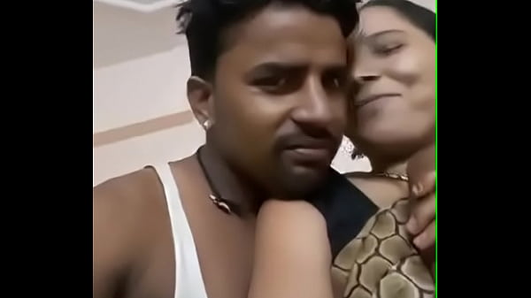 Tekan-tekan Tante Desi Montok, Susu Gede Siap Digerayang