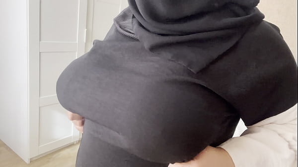 Teman Punya Bini Arab, Ngacir-ngacir Pamer Susu Gede.