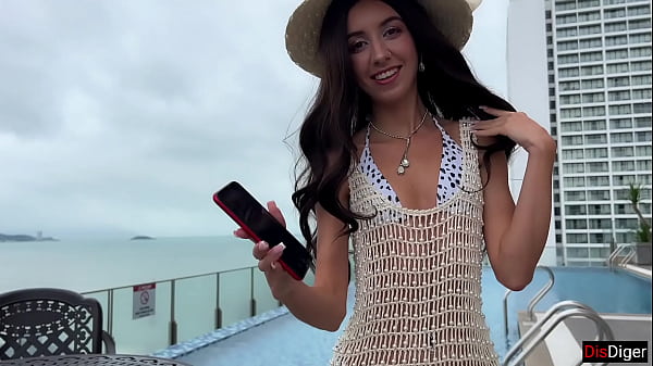 Libas! Blanca Spanyol Binal Pengen Cobain Kontol Putin Putih Pas Liburan.