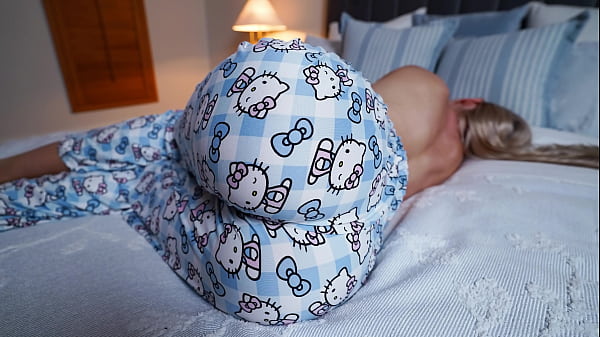 Ibu Tiri Bangun Pagi Lihat Kontol Keras Anak Tiri, Bantu Tante Montok Crott Cepat, Bawa Ringan.