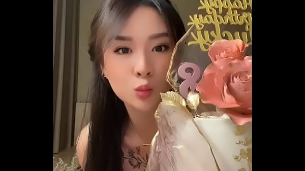 Tiktok Nipslip Cewek China, Pamer Paha Dan Dada Sampai Basah
