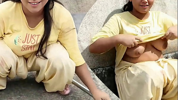 Janda Muda Istri Orang, Mesum Di Atap, Desahan Panas Bikin Malu, Video Desa Bikin Ngilu.