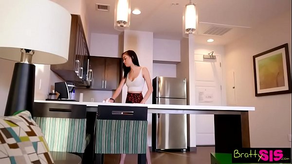 Bratty Cewek Tiri, Kakak Tiri Ngeyel Masukin, Sekarang Adik Tiri Minta Lagi S9:e4