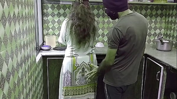 Bini Tetangga Digoblok Di Dapur Sambil Masak, Suara Nafas Dan Erangan Basah Bikin Makin Panas