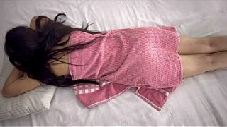 Nri Cewek Bongsor Digosok Pantatnya Sama Pelayan, Terus Ngentot Memek Sambil Pantat Besar Digoyang.