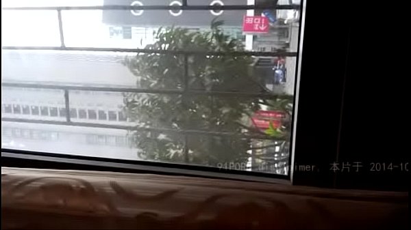 中国浩哥干闺蜜饭局上直接操翻她