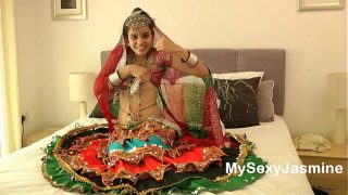Gujarati Indian Cewek Jasmine Mathur Goyang Garba Bikin Makin Tegang.
