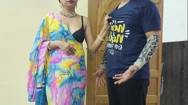 Ibu Tiri India Montok Seksi Bantu Anak Tiri Berhenti Merokok Sambil Kasih Kenikmatan Seks Di Kamar