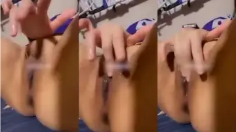 Bocil Telanjang, Sange Berat, Memek Becek Berlendir