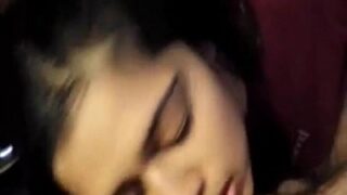 Video Mesum Cewek Cabul Nyepong Kontol Bapak Tirinya