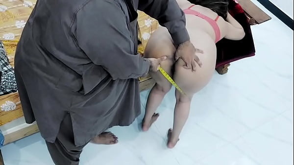 Bajingan Penjahit Kampung Ngentot Gawar Gadis Besar Pantat Kayak Pelacur, Keras Dan Kasar Gaya Anjing Dengan Audio Hindi Jelas Bicara Romantis