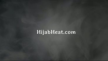 Bosok Lo, Cewek Arab Jilbabnya Keras Banget, Malah Digebukin Bertubi-tubi Di Kantor Sama Seluruh Kru.