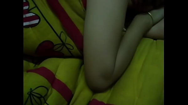 Desi Bhabhi Lagi Mesra Sama Tetangga, Siap Digoyang Di Kamar